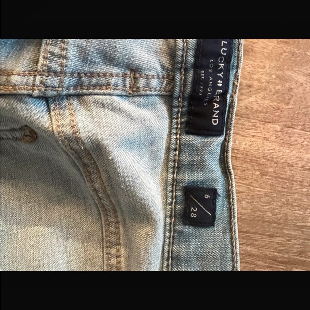 Lucky Brand Light Blue Skinny Jeans with Distressed Knee - Picture 7 of 7